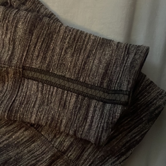 Lululemon Women’s Thermal Run Long Sleeve. Size 6 - Picture 6 of 8